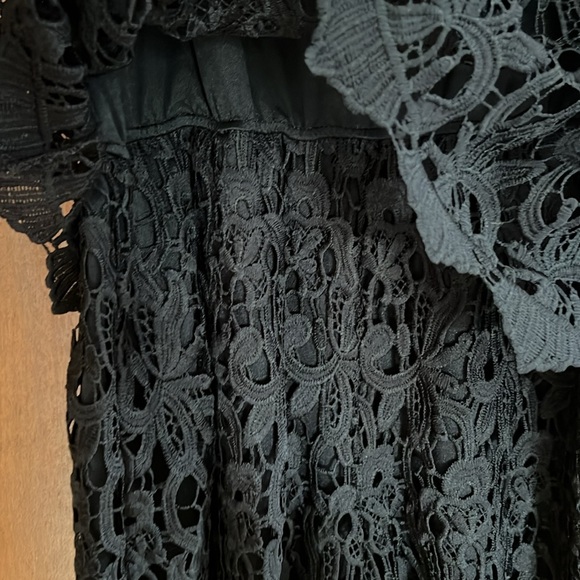 cute lace romper - Picture 2 of 3